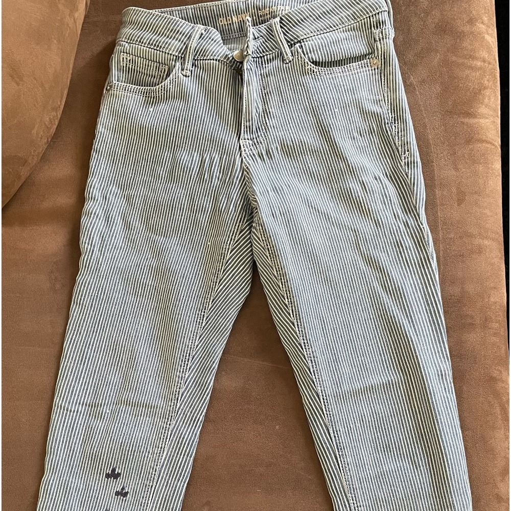 Old Navy Cropped Striped Denim Jeans with embroilment